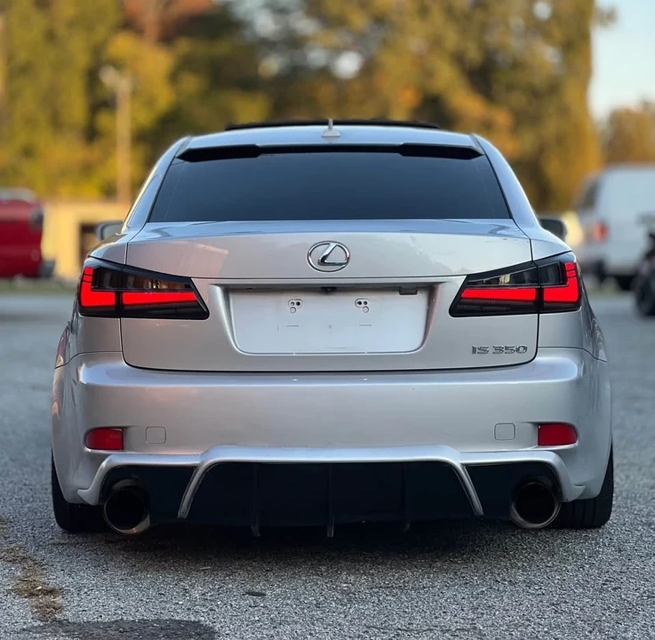 2011 Lexus IS 3rd Gen - Image 5 of 15