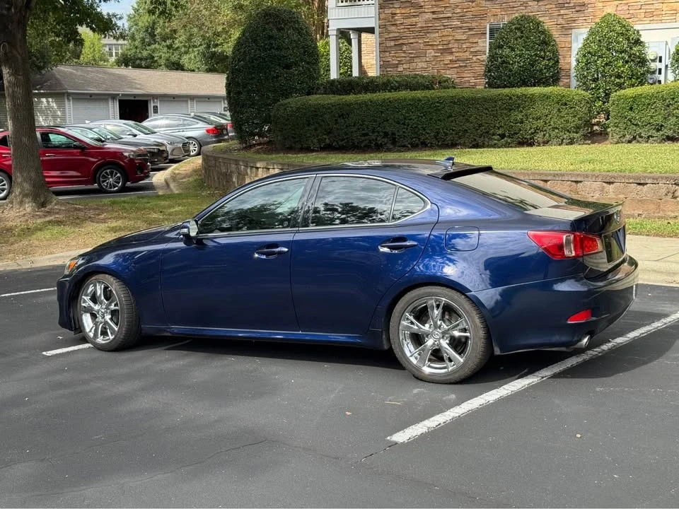 2011 Lexus IS 3rd Gen - Image 4 of 10