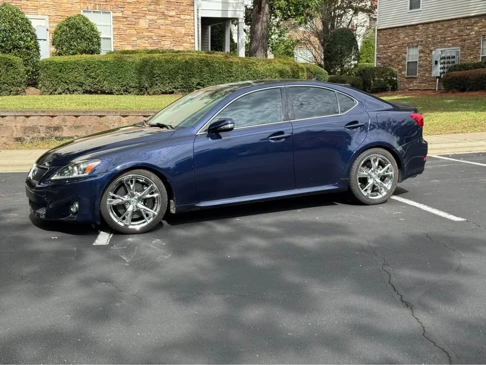2011 Lexus IS 3rd Gen - Image 5 of 10