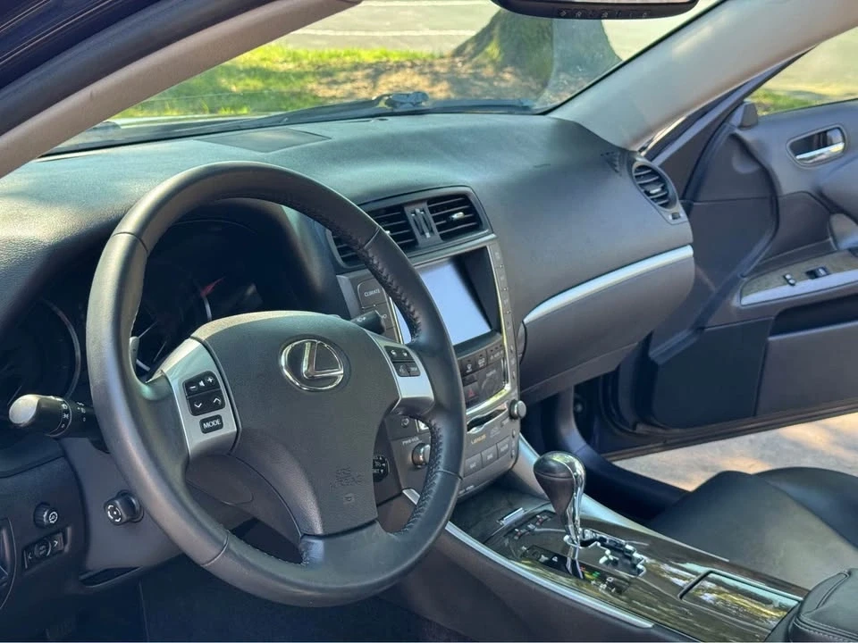 2011 Lexus IS 3rd Gen - Image 9 of 10