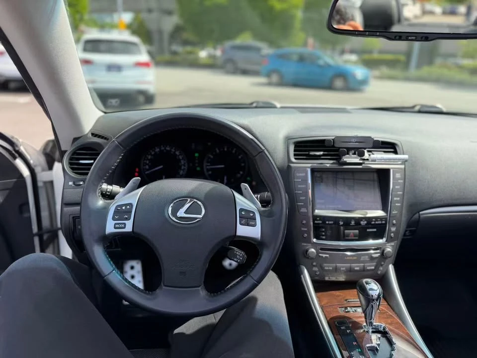2011 Lexus IS 2nd Gen - Image 15 of 20
