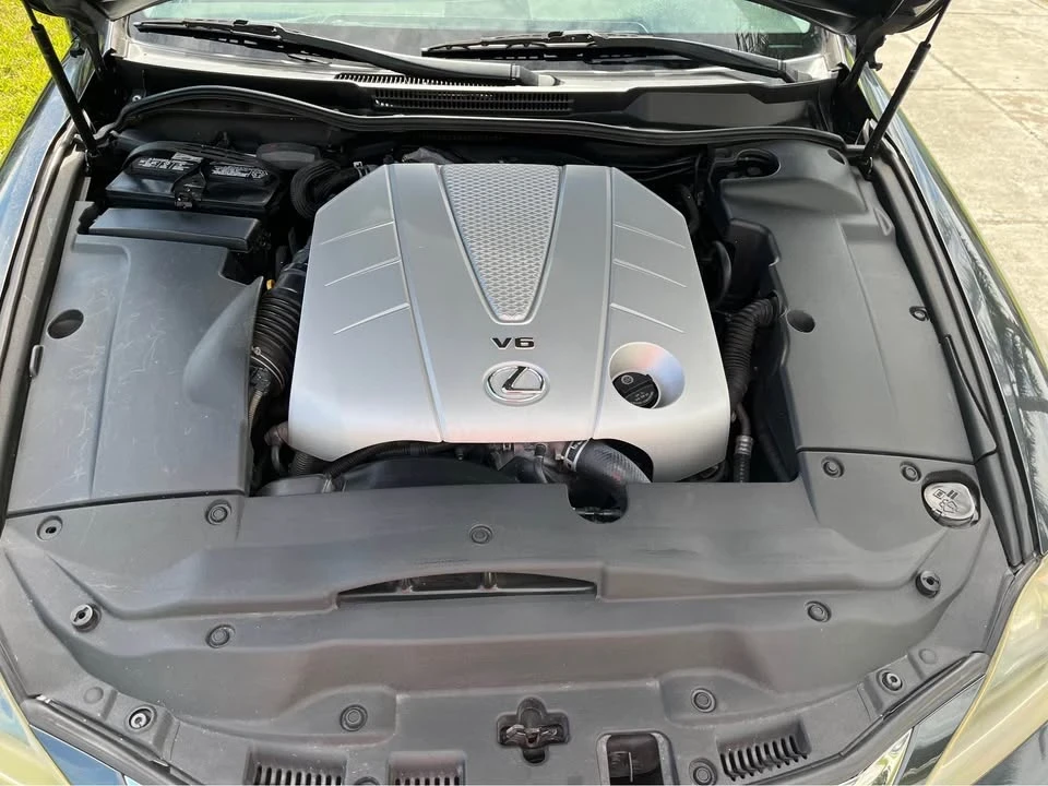 2011 Lexus IS 2nd Gen - Image 5 of 10