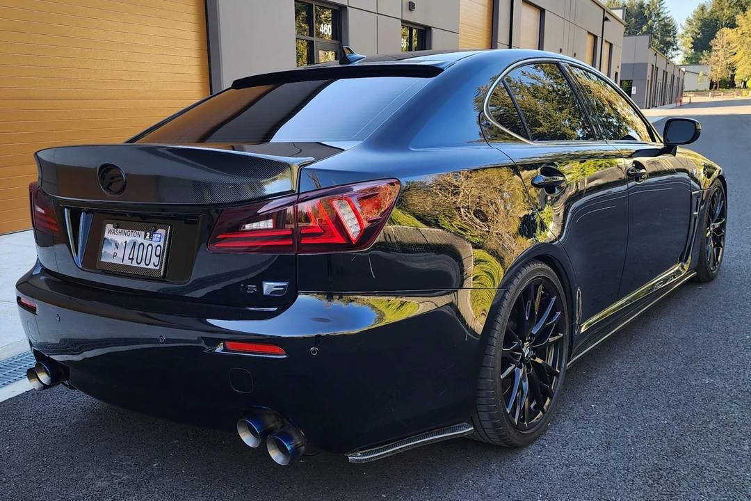 2011 Lexus IS F 2nd Gen - Image 26 of 31