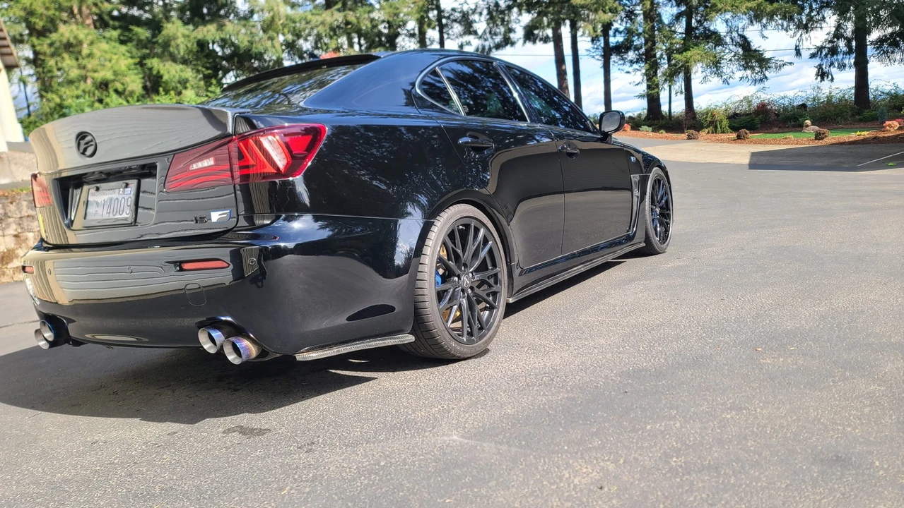 2011 Lexus IS F 2nd Gen - Image 25 of 31