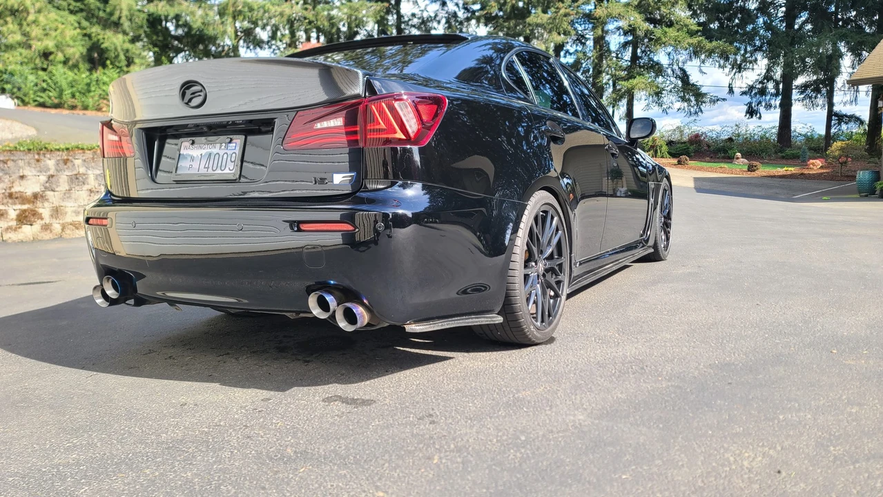 2011 Lexus IS F 2nd Gen - Image 24 of 31