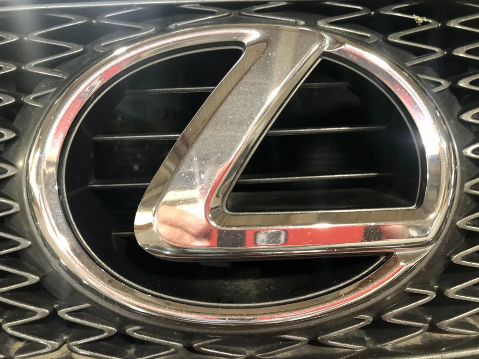 2011 Lexus IS F 2nd Gen - Image 21 of 30