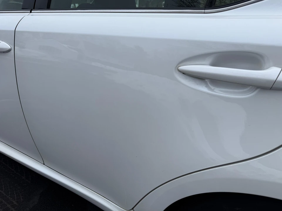 2011 Lexus IS F 2nd Gen - Image 28 of 31