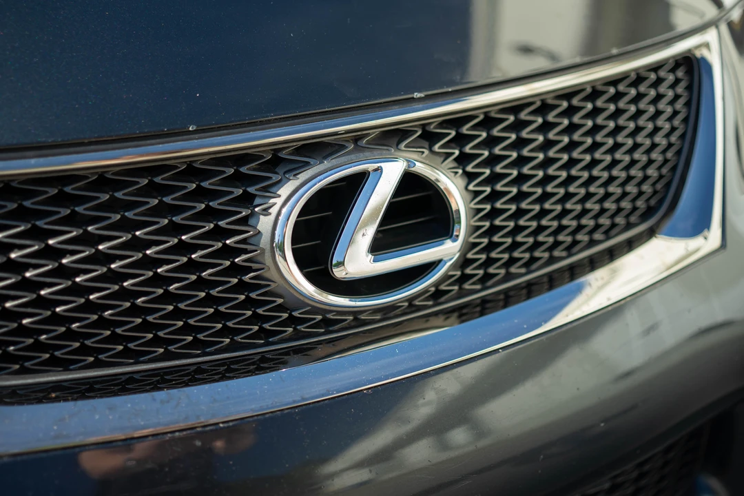 2011 Lexus IS F 2nd Gen - Image 27 of 31