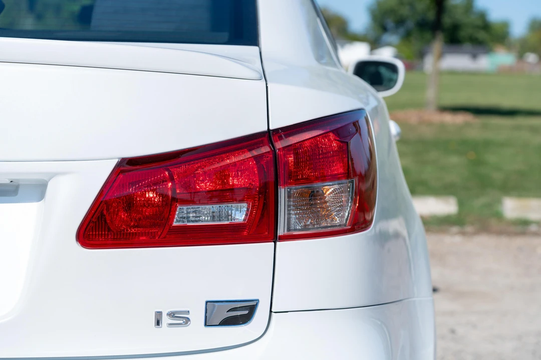 2011 Lexus IS F 2nd Gen - Image 19 of 31