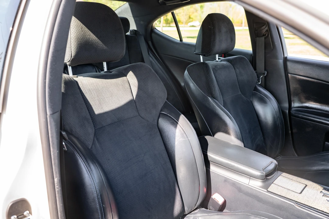 2011 Lexus IS F 2nd Gen - Image 27 of 31