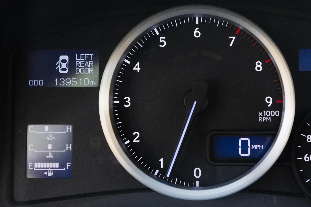 2011 Lexus IS F 2nd Gen - Image 28 of 31