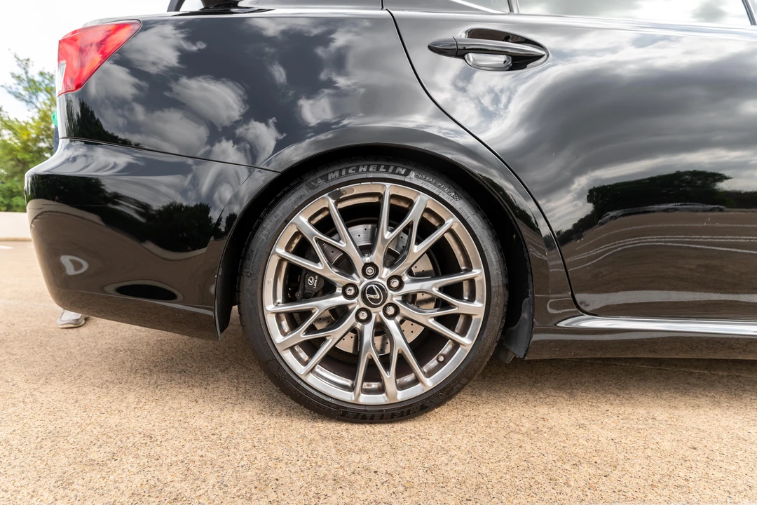 2011 Lexus IS F 2nd Gen - Image 27 of 31