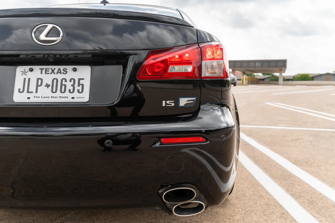 2011 Lexus IS F 2nd Gen - Image 19 of 31