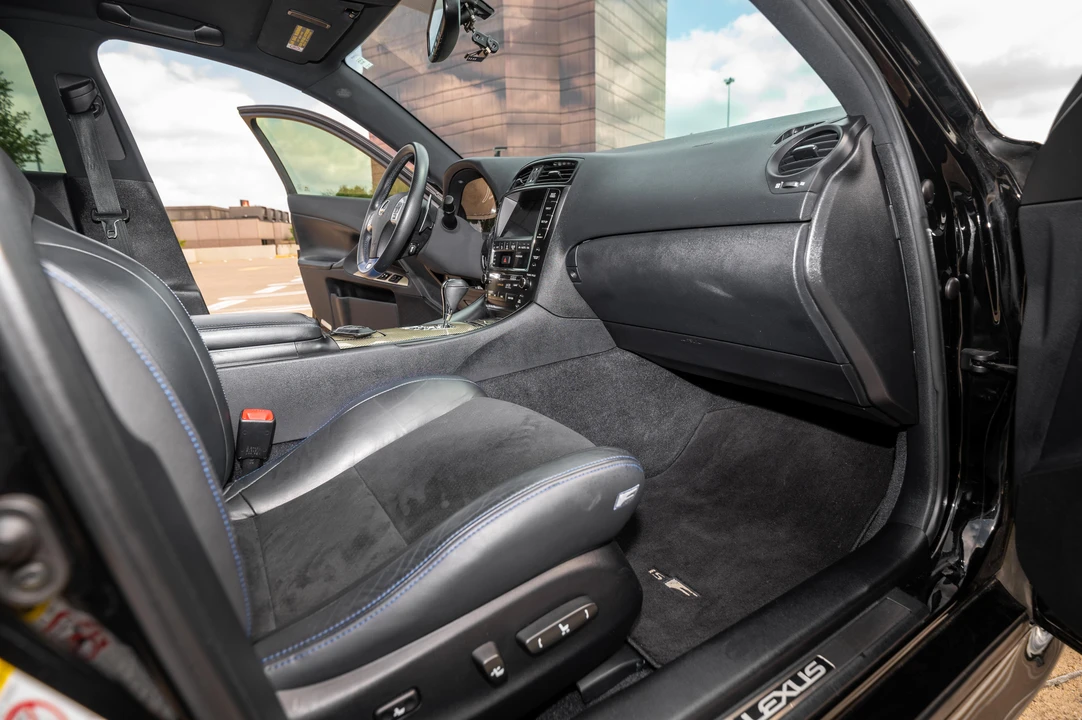 2011 Lexus IS F 2nd Gen - Image 29 of 31