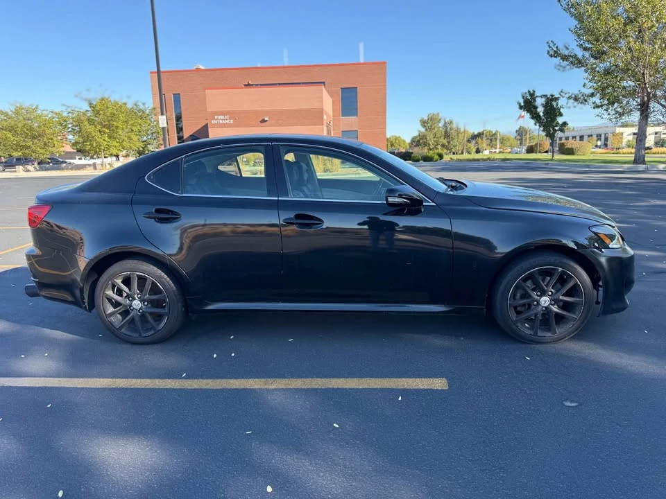2011 Lexus IS 2nd Gen - Image 4 of 11