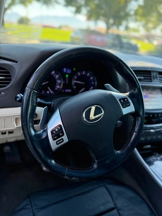 2011 Lexus IS 2nd Gen - Image 9 of 11