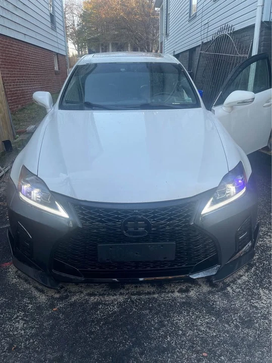 2011 Lexus IS 2nd Gen - Image 5 of 13