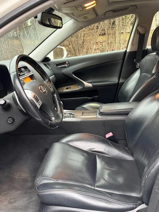 2011 Lexus IS 2nd Gen - Image 11 of 17