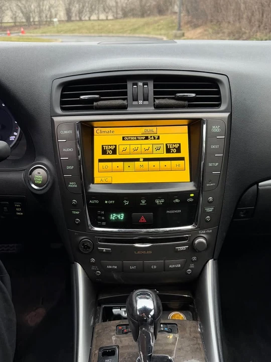 2011 Lexus IS 2nd Gen - Image 13 of 17