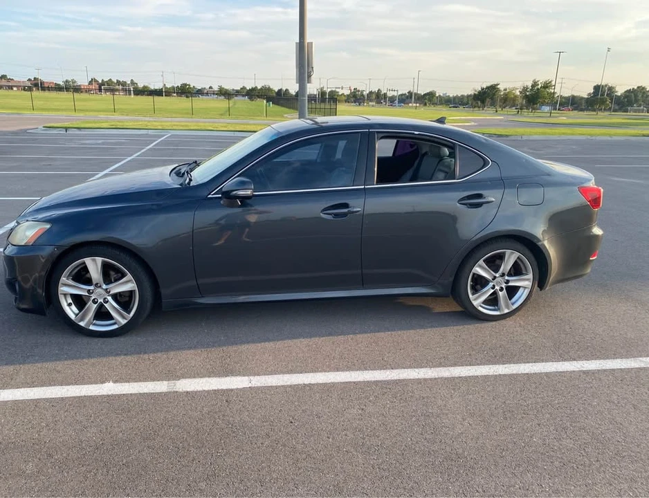 2011 Lexus IS 2nd Gen - Image 2 of 4