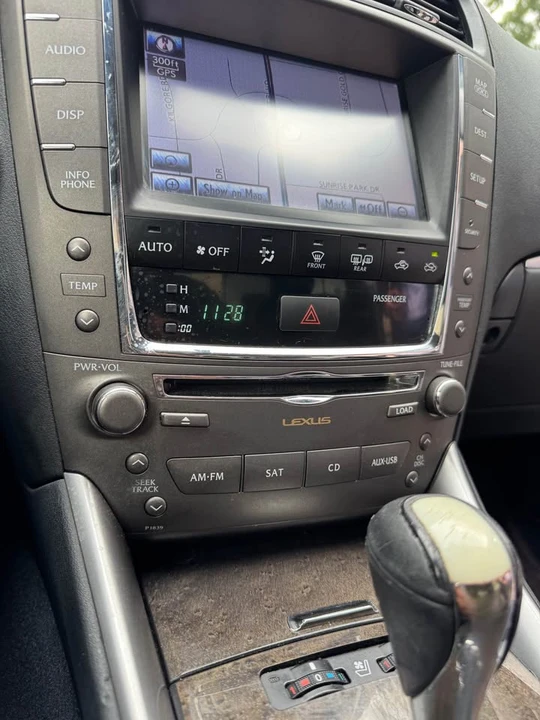 2011 Lexus IS 2nd Gen - Image 15 of 18