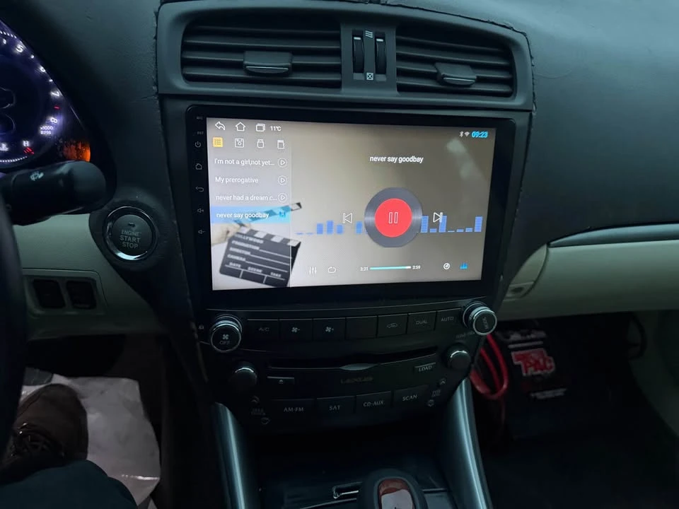 2011 Lexus IS 2nd Gen - Image 7 of 10