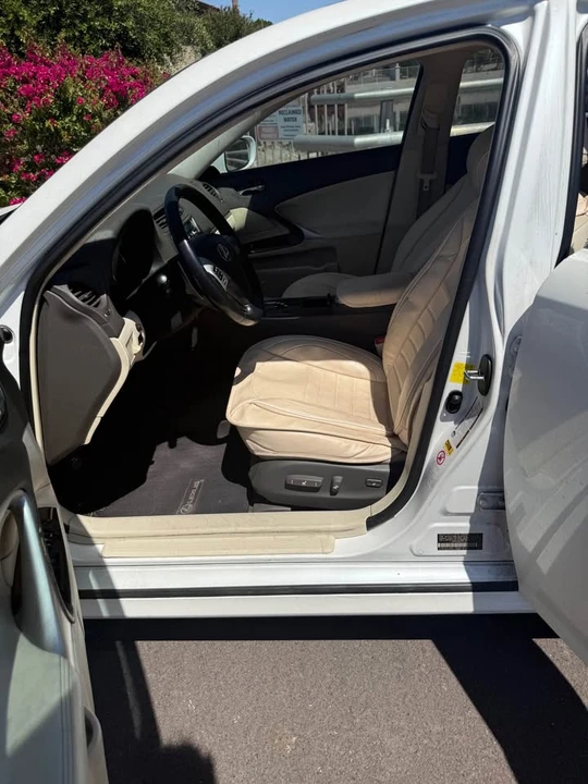 2011 Lexus IS 2nd Gen - Image 4 of 7