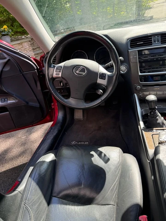 2011 Lexus IS 2nd Gen - Image 8 of 10