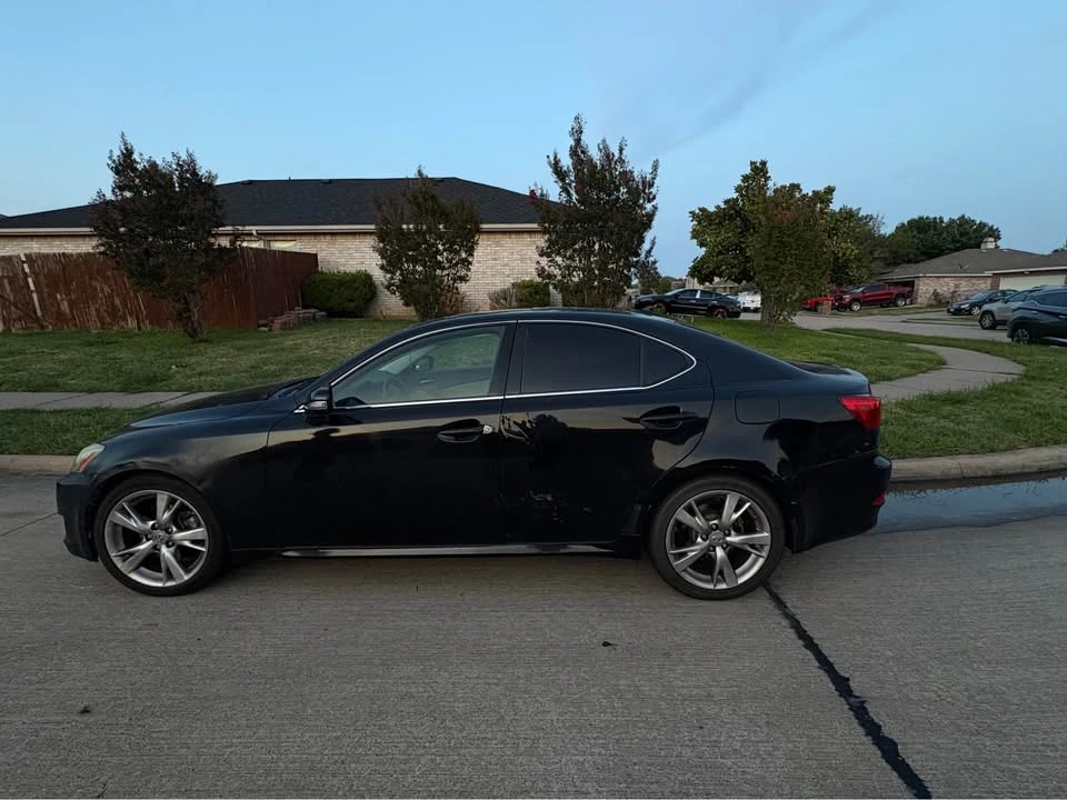 2011 Lexus IS 2nd Gen - Image 5 of 9