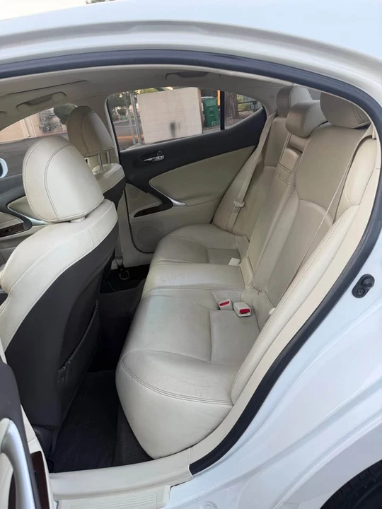 2011 Lexus IS 2nd Gen - Image 18 of 19