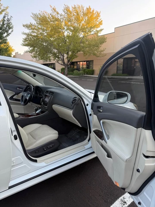 2011 Lexus IS 2nd Gen - Image 16 of 19