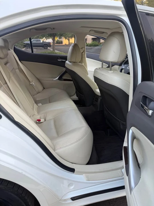 2011 Lexus IS 2nd Gen - Image 17 of 19