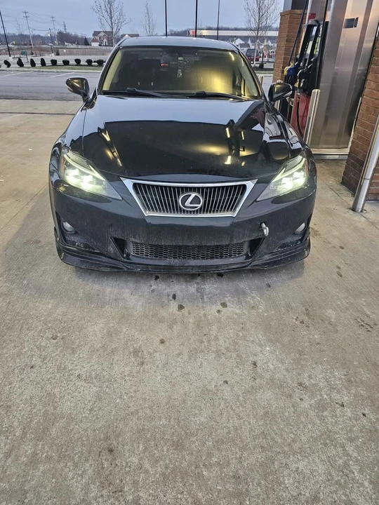 2011 Lexus IS 2nd Gen - Image 4 of 8