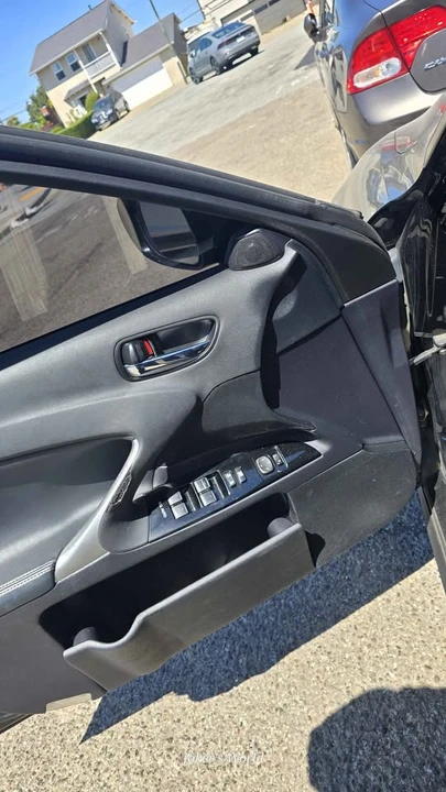 2011 Lexus IS 2nd Gen - Image 16 of 20