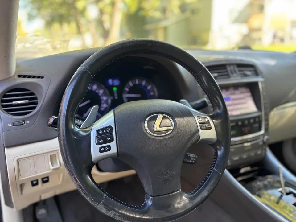2011 Lexus IS 2nd Gen - Image 7 of 10