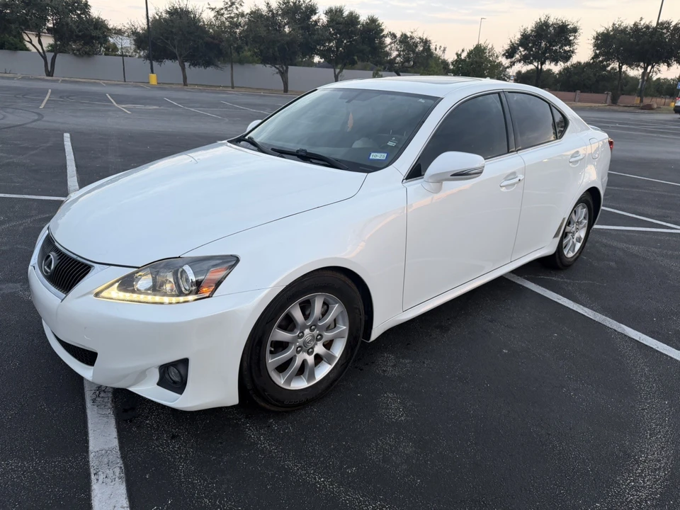 2011 Lexus IS 2nd Gen - Image 4 of 11