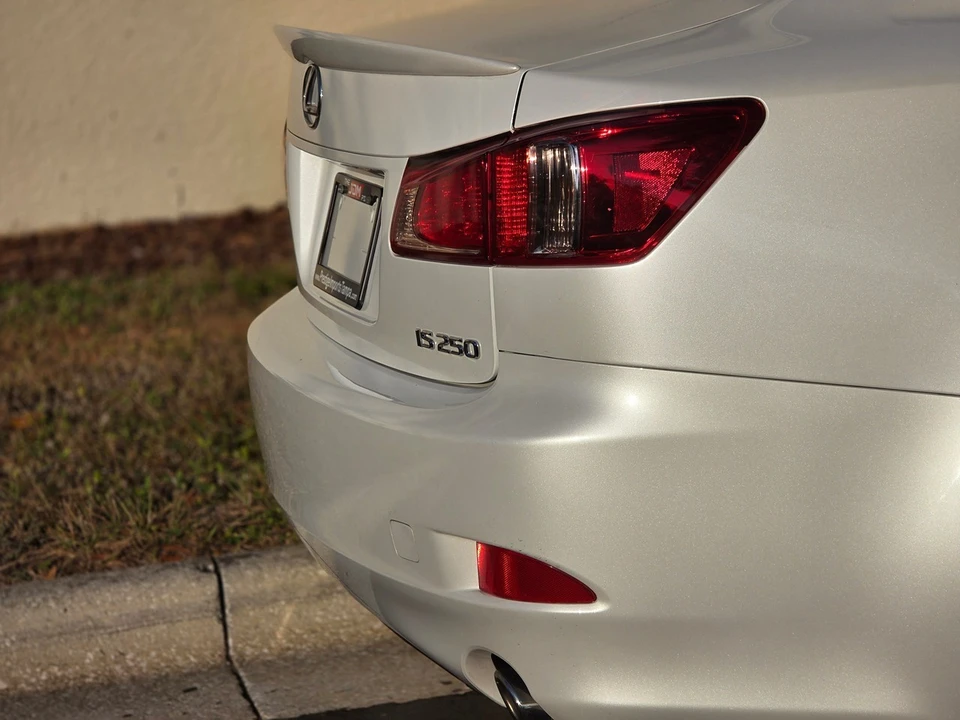 2011 Lexus IS 2nd Gen - Image 19 of 21