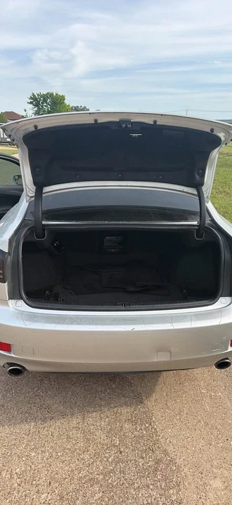 2011 Lexus IS 2nd Gen - Image 8 of 10