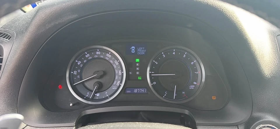 2011 Lexus IS 2nd Gen - Image 9 of 10