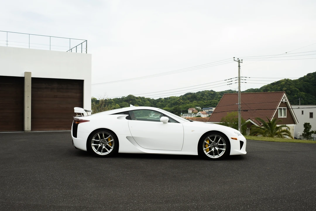 2011 Lexus LFA - Image 8 of 31