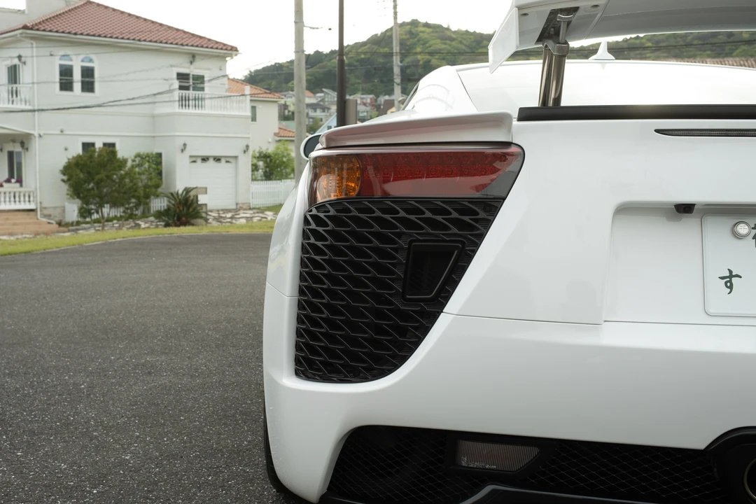 2011 Lexus LFA - Image 26 of 31