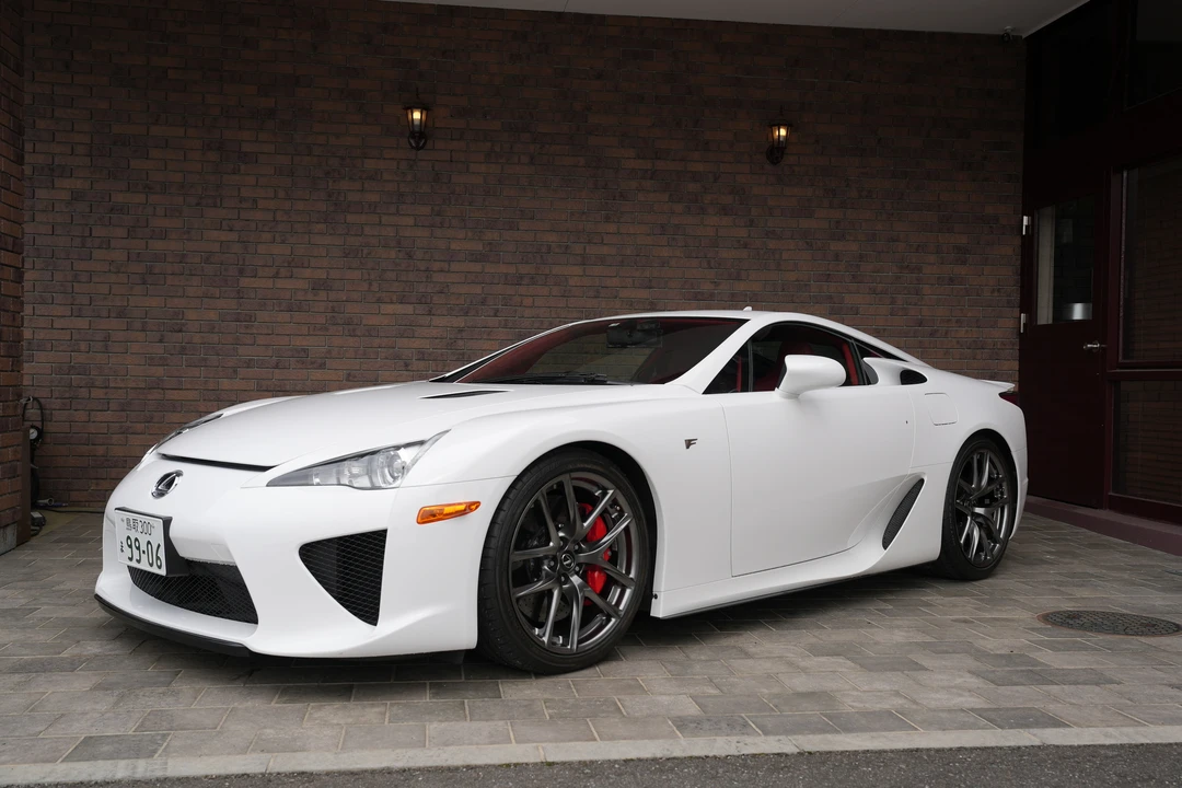 2011 Lexus LFA - Image 3 of 5