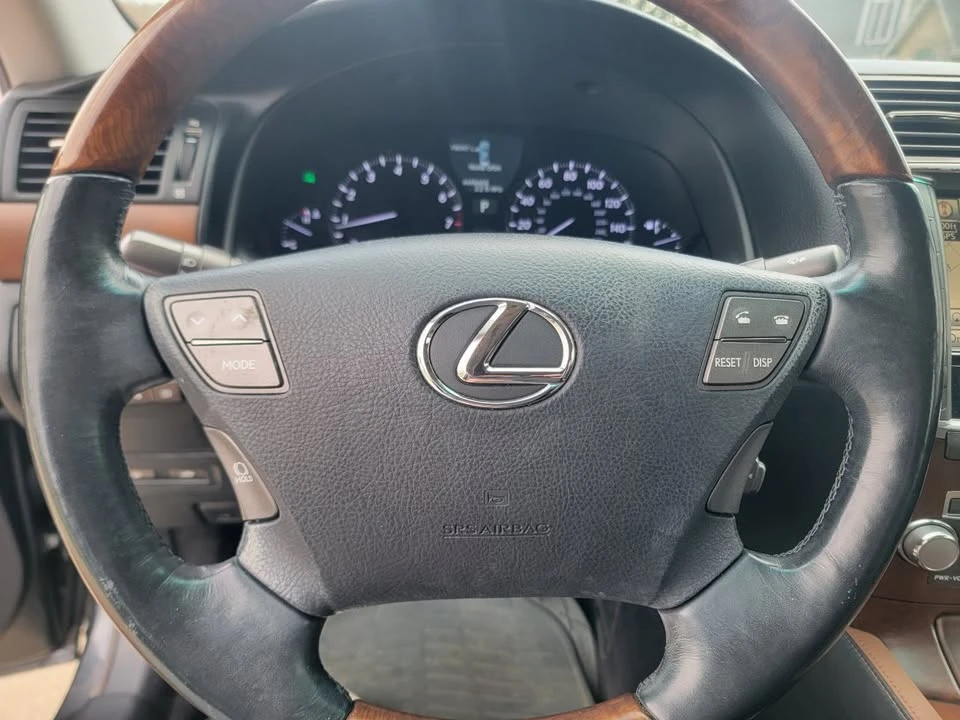 2011 Lexus LS 4th Gen - Image 15 of 20