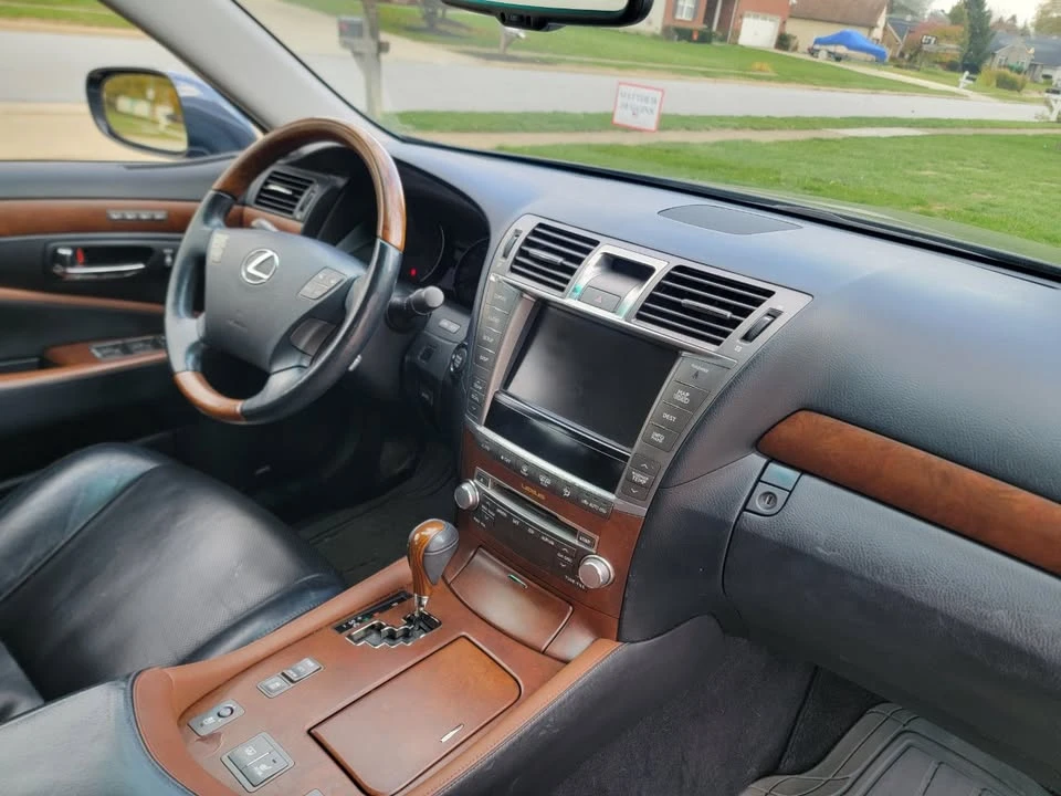 2011 Lexus LS 4th Gen - Image 10 of 20