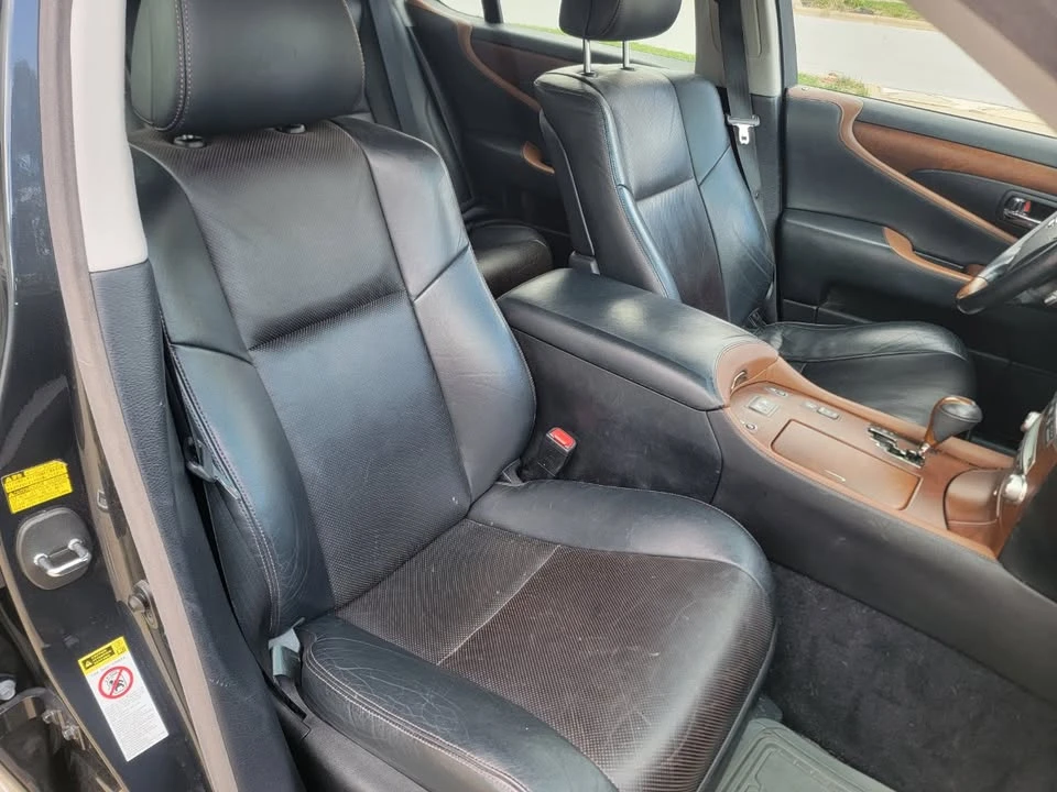 2011 Lexus LS 4th Gen - Image 8 of 20