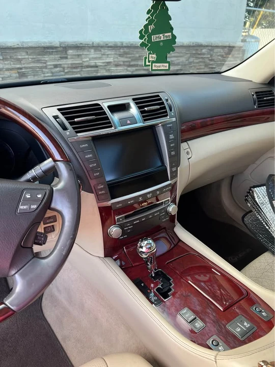 2011 Lexus LS 4th Gen - Image 6 of 7