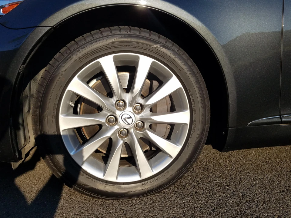 2011 Lexus LS 4th Gen - Image 24 of 31