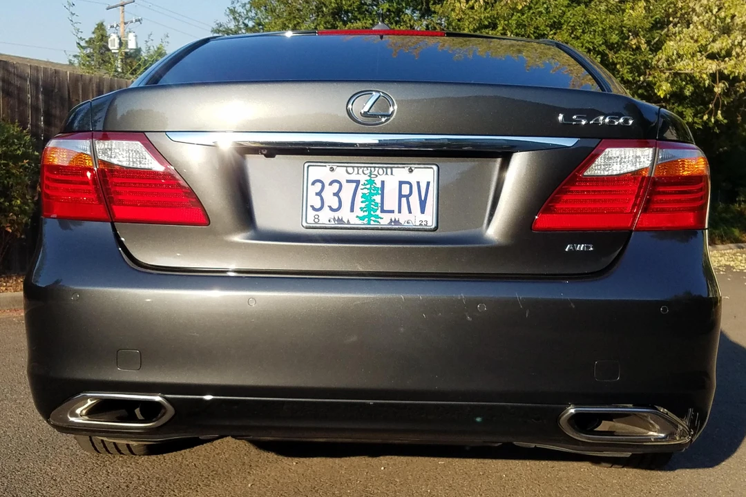2011 Lexus LS 4th Gen - Image 5 of 31