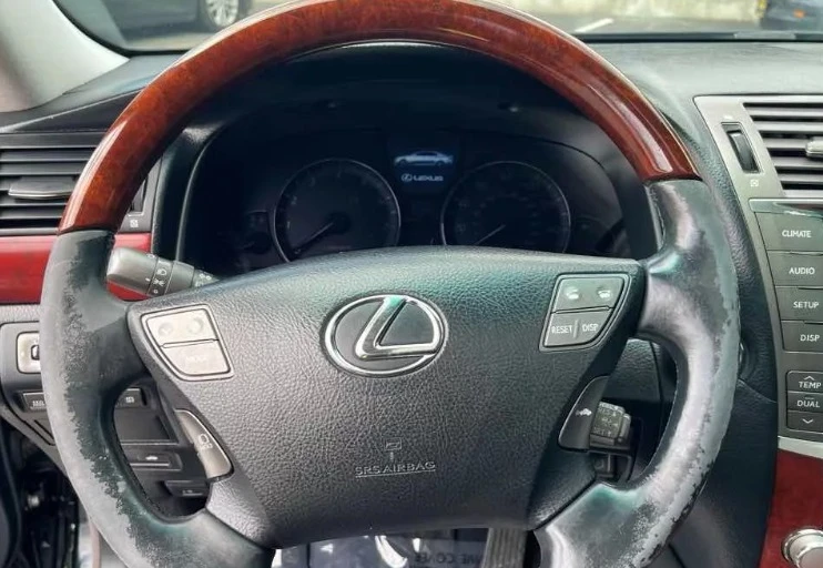 2011 Lexus LS 4th Gen - Image 7 of 8