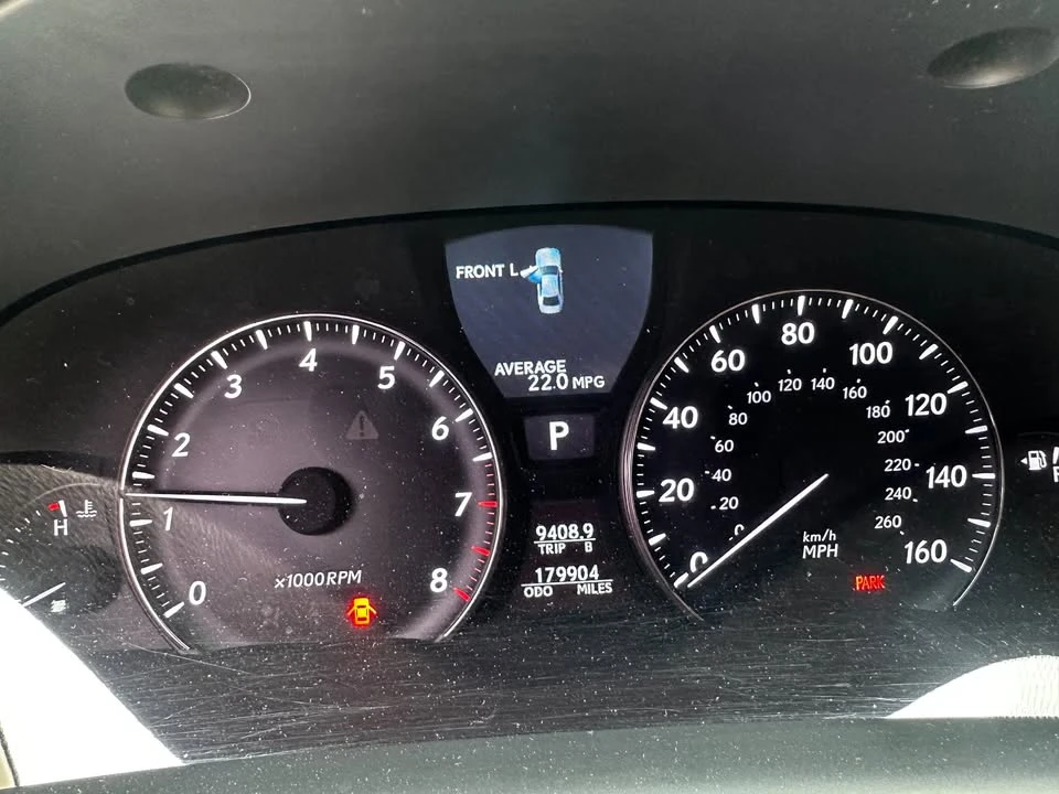 2011 Lexus LS 4th Gen - Image 8 of 19